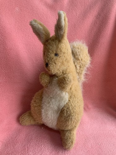 Alresford crafts squirrel - crafts,